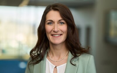 Portrait von Larissa Schulz, Mitarbeiterin in der technischen Verwaltung bei der EW Wasser