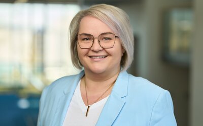 Portrait von Maria Bahn, Mitarbeiterin in der Leitungsauskunft bei der EW Wasser