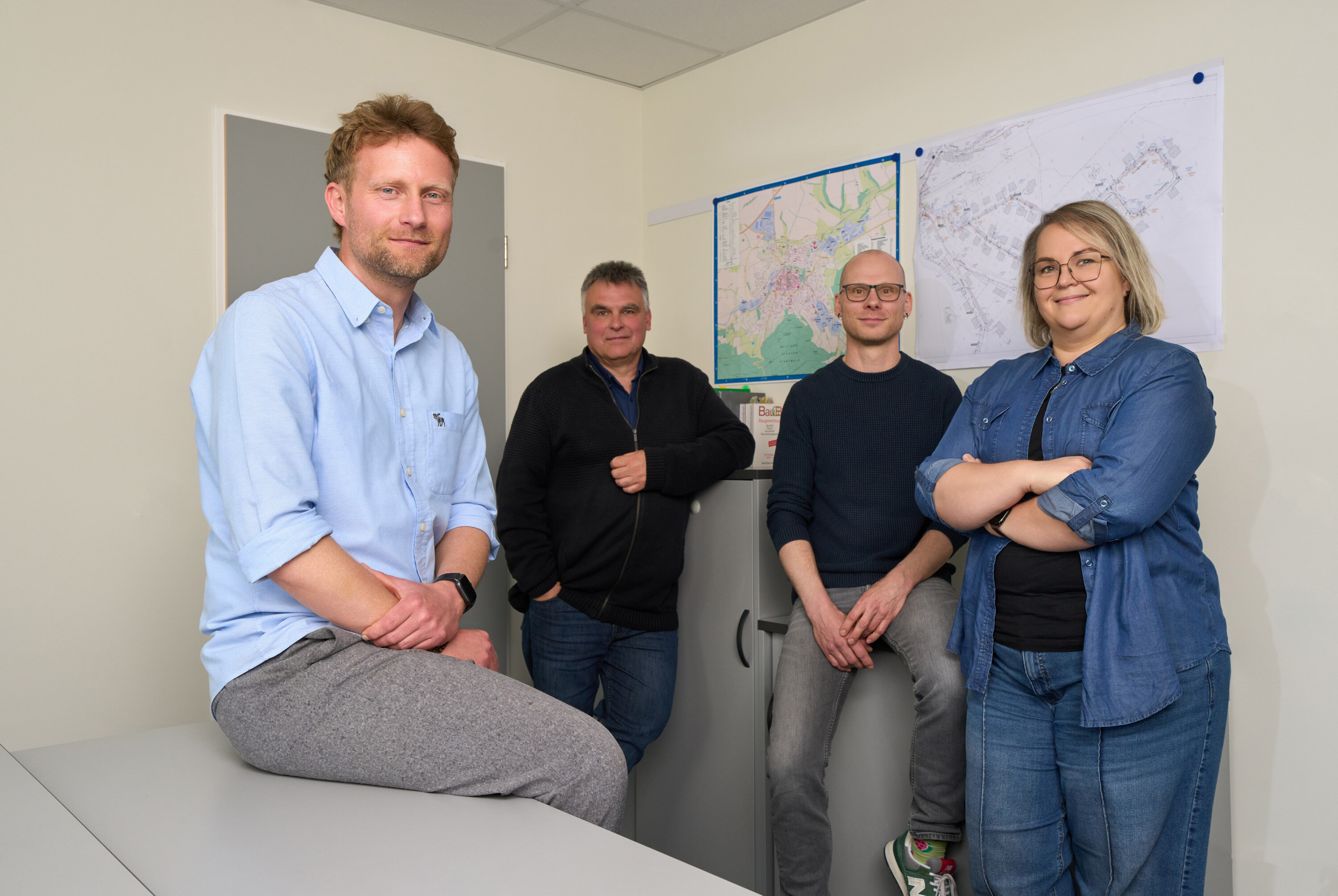 Das Team des Fachbereichs GIS: Andreas Eib, Fachbereichsleiter Andreas Kleinert, Stefan Wenisch und Maria Bahn (v.l.n.r.).