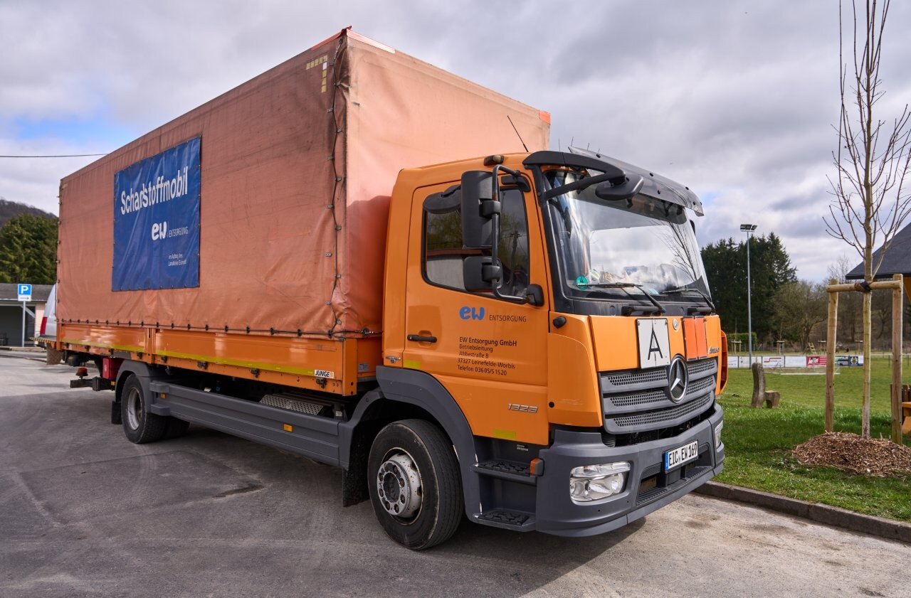 Zweimal im Jahr, jeweils im März und November, fährt das Schadstoffmobil alle Gemeinden im Landkreis Eichsfeld an.