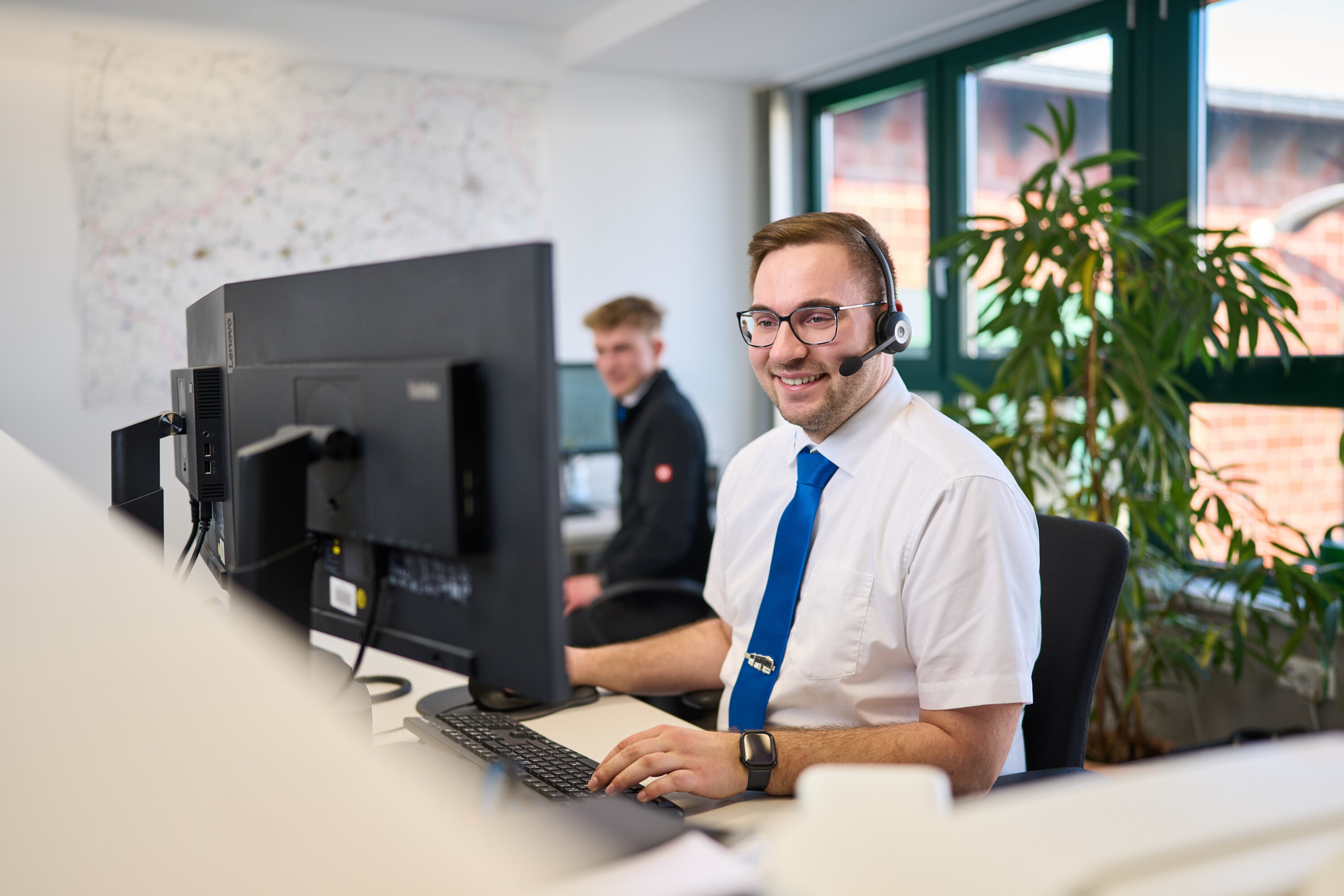 Neben seinen Tätigkeiten in der Einsatzleitung absolviert Lukas Döchert derzeit eine Ausbildung zur Fachkraft für Arbeitssicherheit – eine zentrale Funktion innerhalb der gesamten Unternehmensgruppe Eichsfeldwerke.
